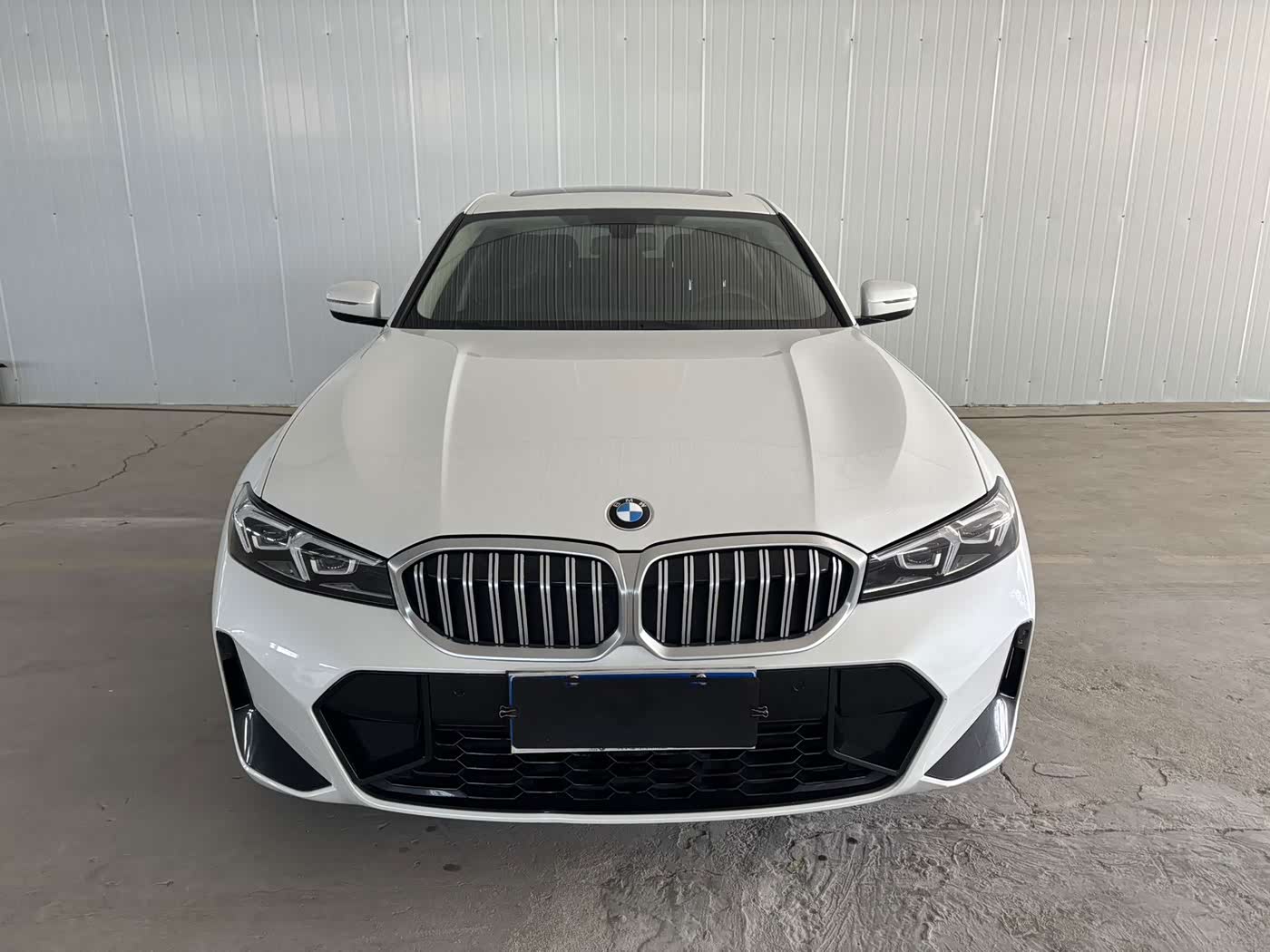BMW 3 Series 2.0 л 2023 г. Белый, пробег 25000 км