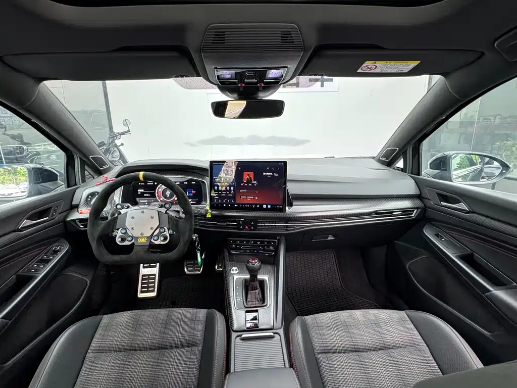 Volkswagen Golf GTI — миниатюра 13