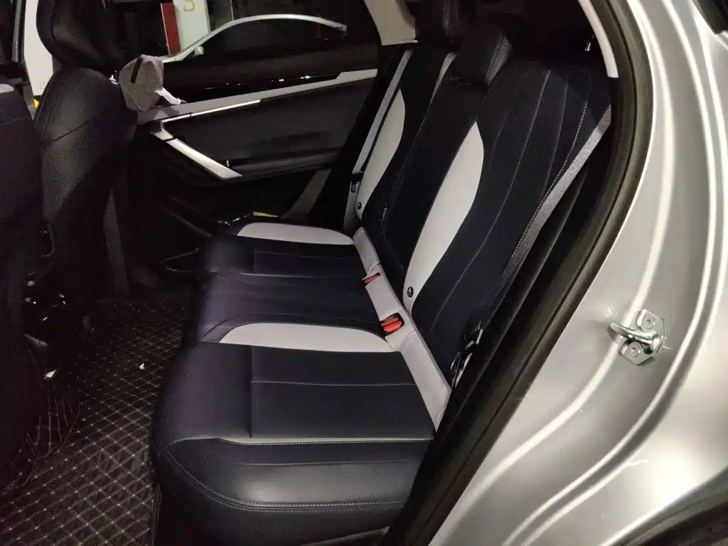 Geely Boyue L — миниатюра 14