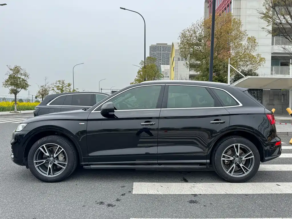Audi Q5L — миниатюра 10