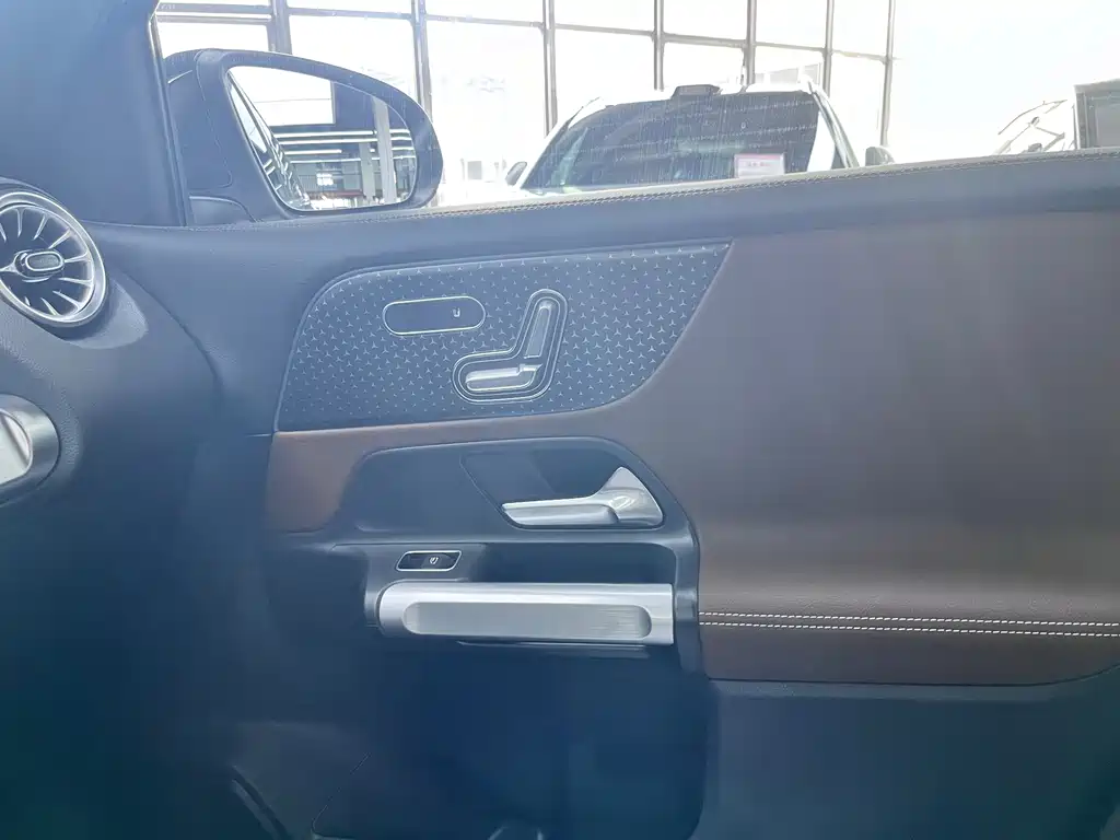 Mercedes-Benz EQB — миниатюра 7