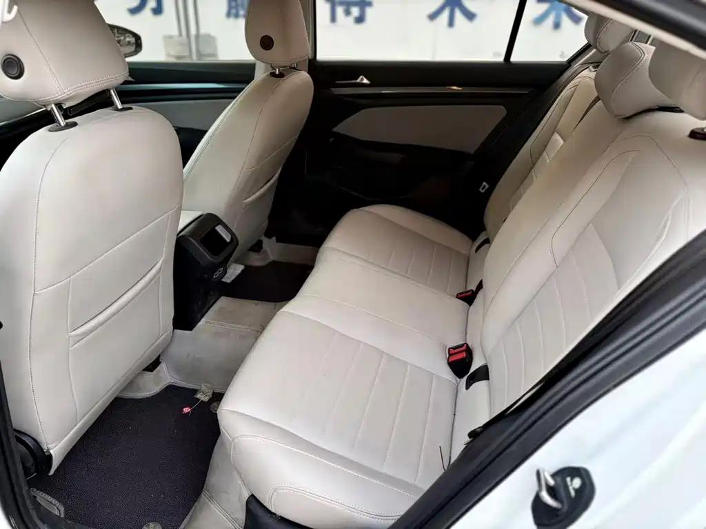 Volkswagen Bora — миниатюра 3