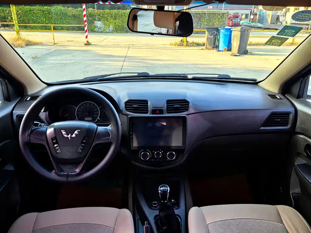Wuling Hongguang — миниатюра 9