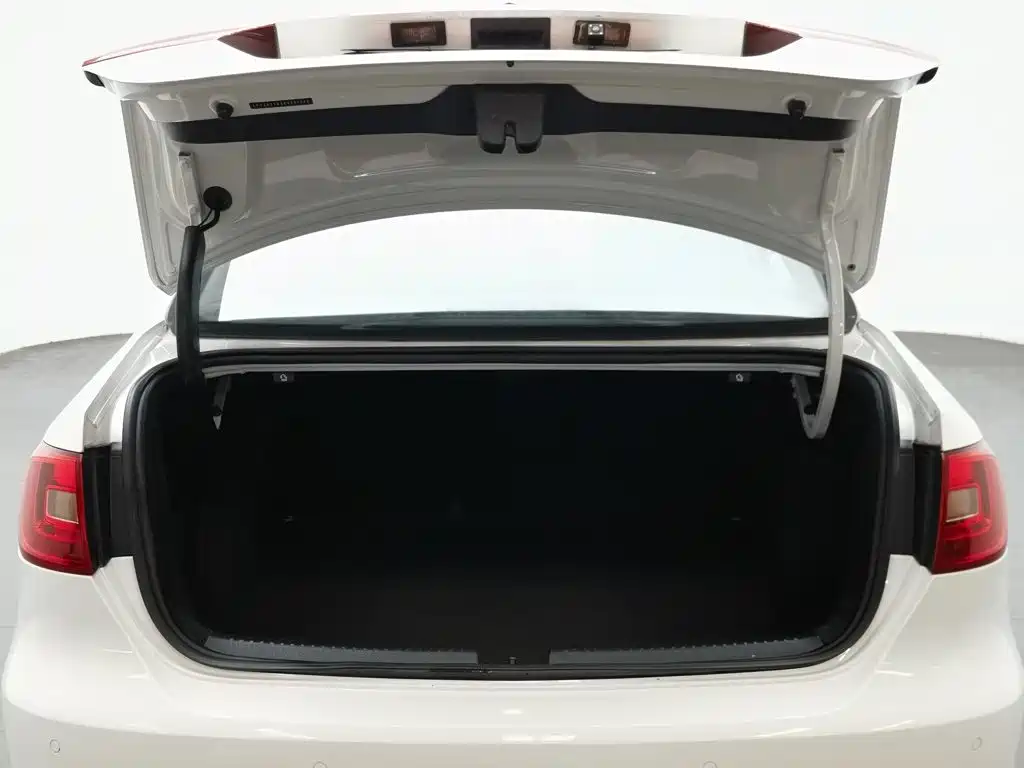 Volkswagen Sagitar — миниатюра 16