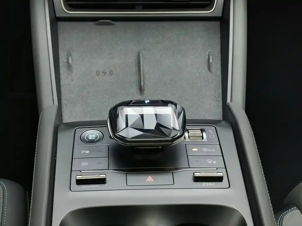 BYD Qin L — миниатюра 13