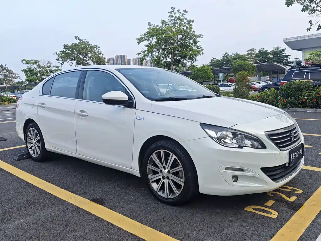Peugeot 408 2016 1.6T AT Luxury