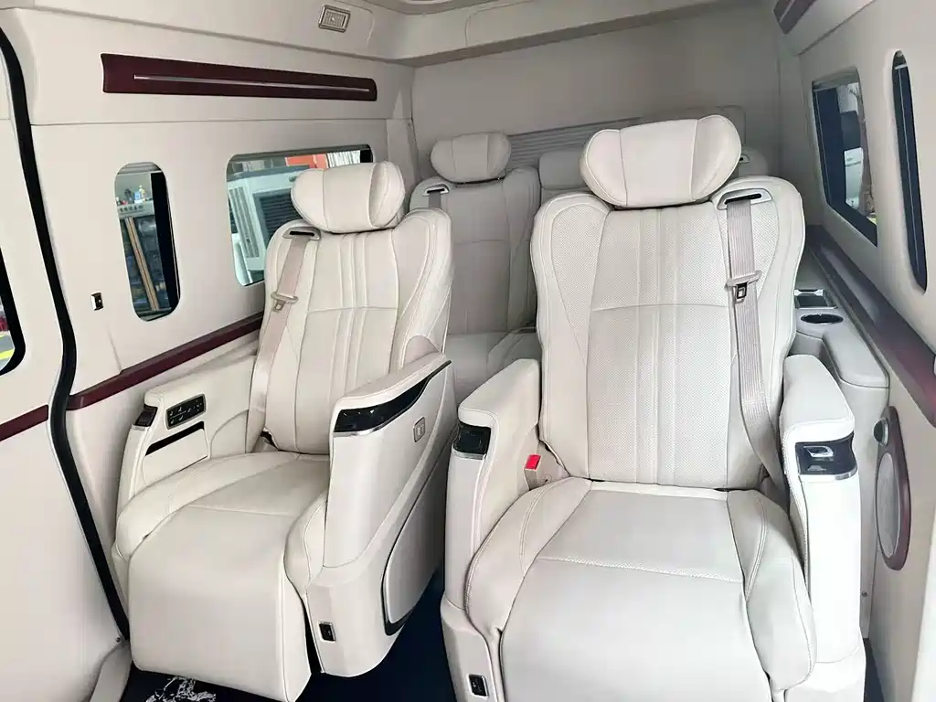 Toyota HiAce 2021 3.5L