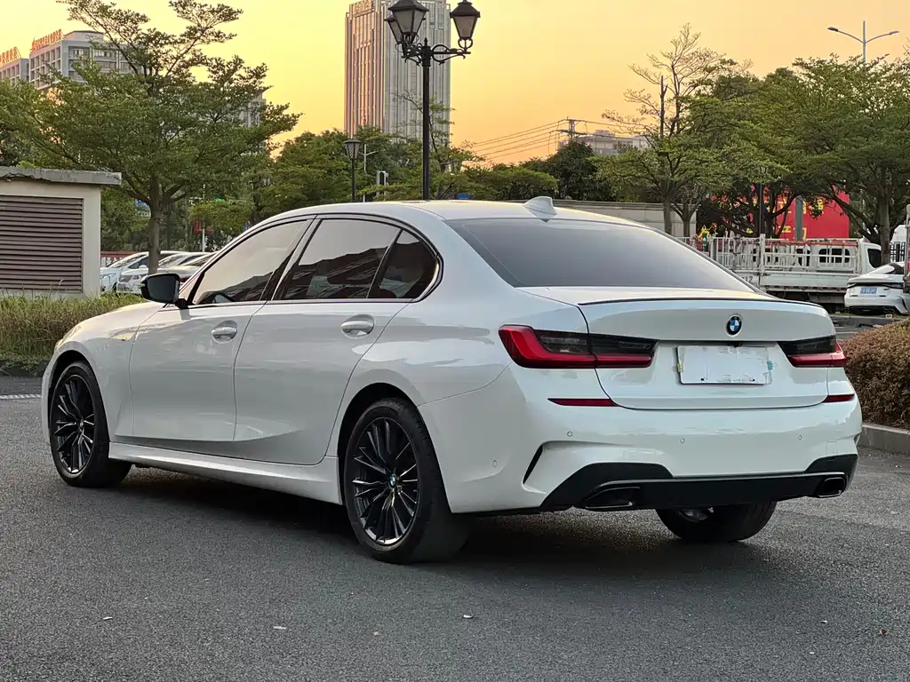 BMW 3 Series — миниатюра 4