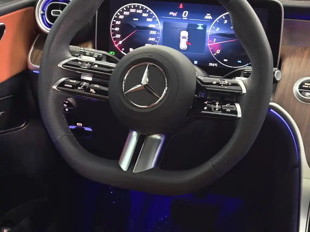 Mercedes-Benz GLC — миниатюра 12
