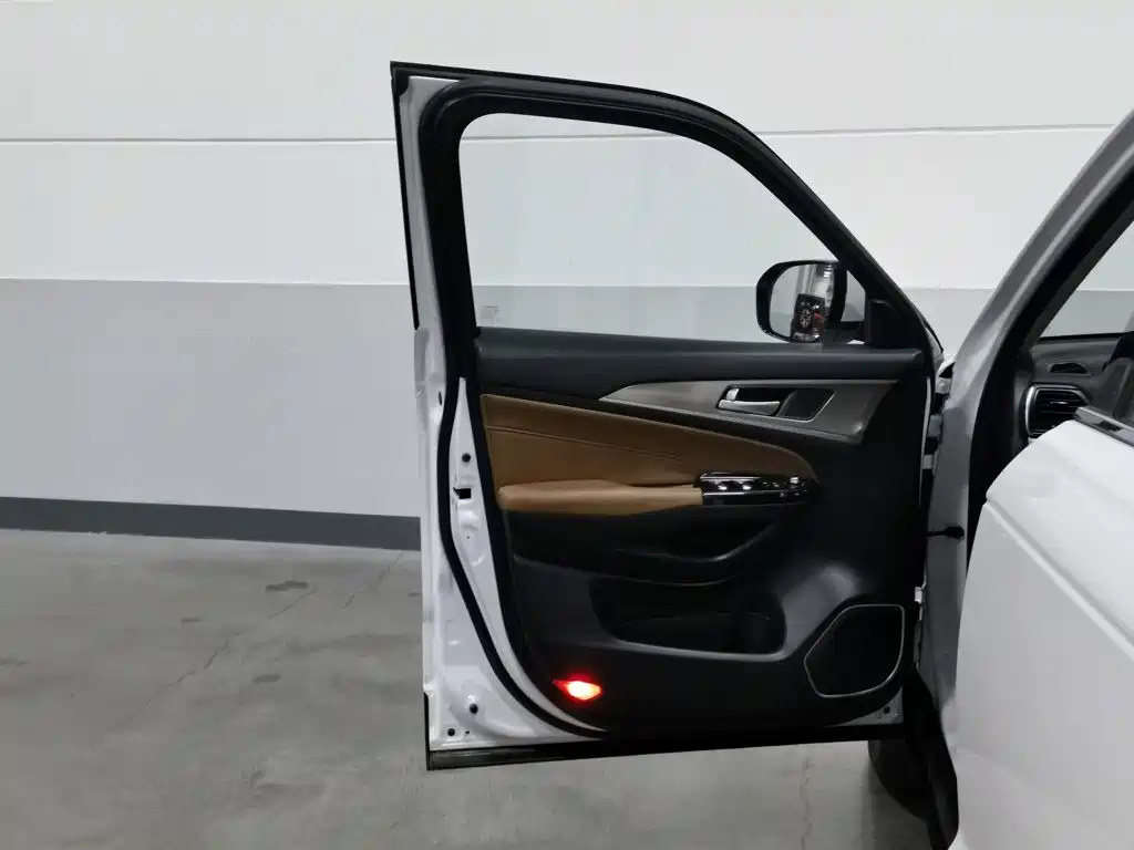 Changan CS95 — миниатюра 8