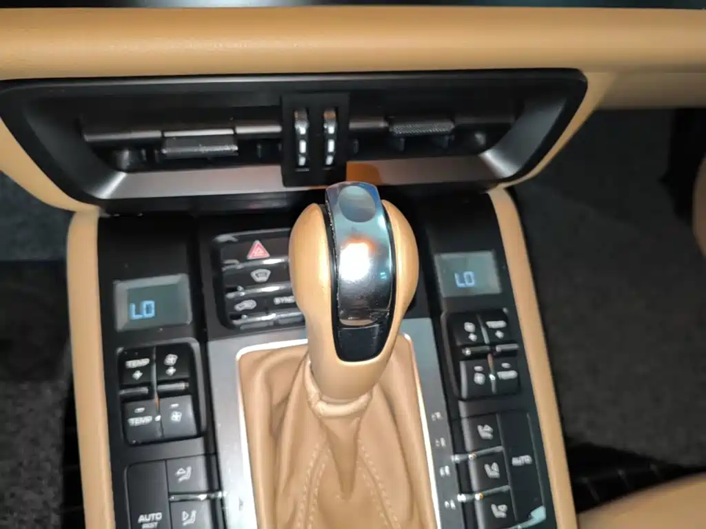 Porsche Macan — миниатюра 14