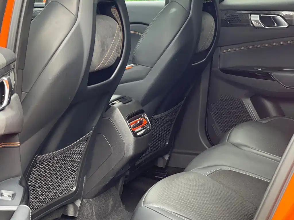 LYNK & CO. 02 HATCHBACK