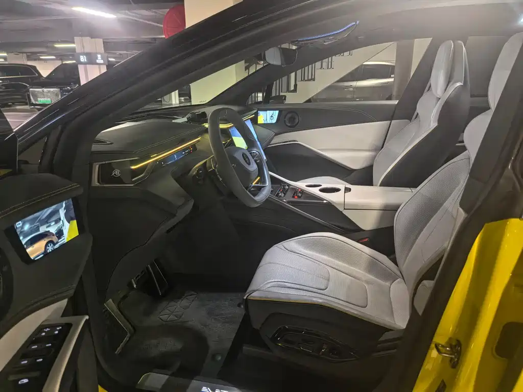 LOTUS SPORTS CAR ELETRE