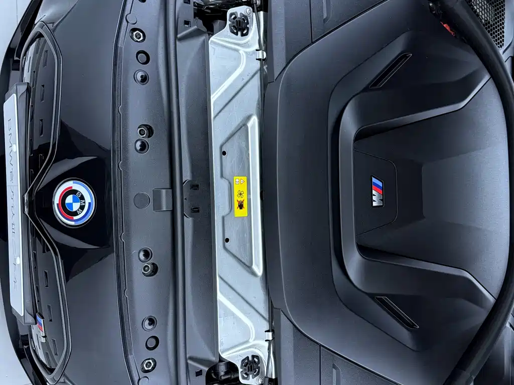 BMW i4 — миниатюра 10