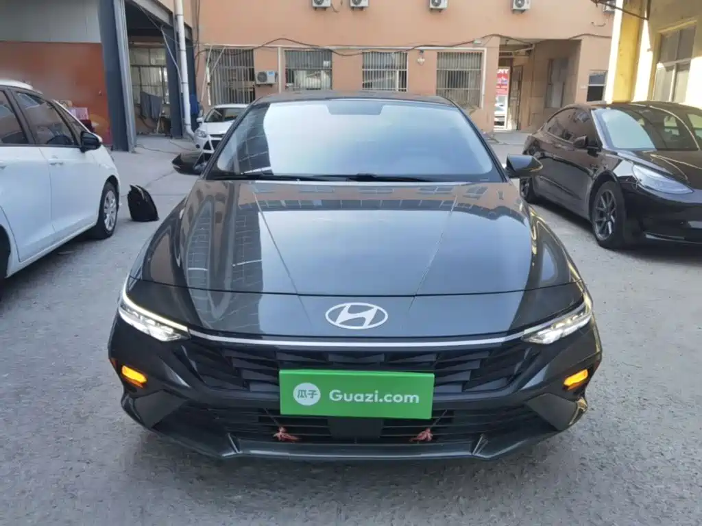 Hyundai Elantra — миниатюра 3