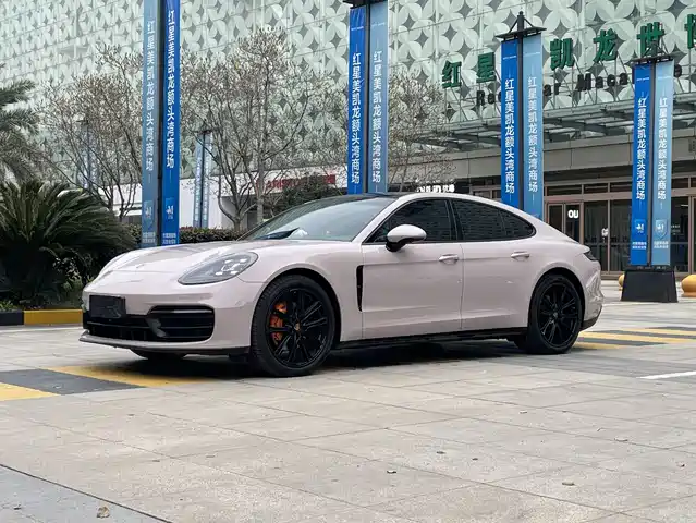PORSCHE PANAMERA