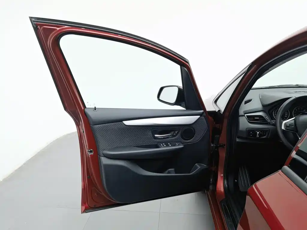 BMW 2 Series Gran Tourer — миниатюра 8