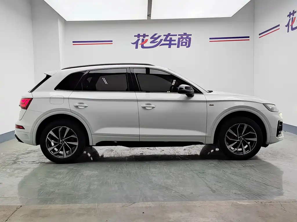 Audi Q5L — миниатюра 5