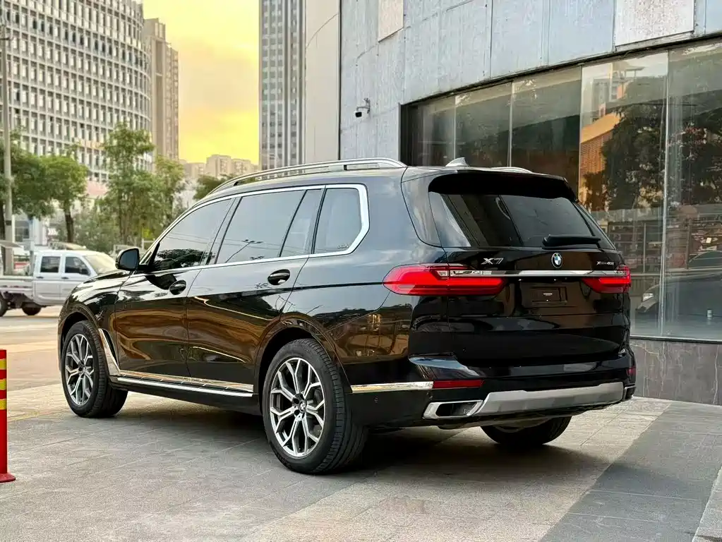 BMW X7 — миниатюра 4