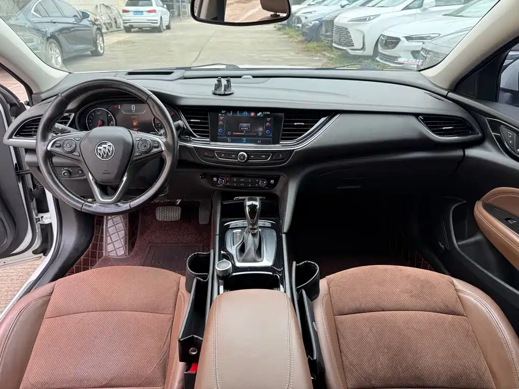 Buick Regal — миниатюра 10