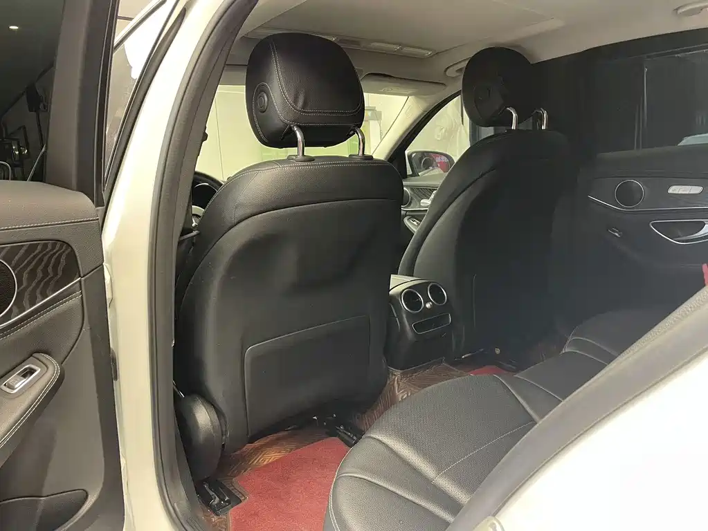 Mercedes-Benz C-Class — миниатюра 12