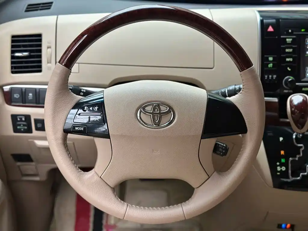 Toyota Previa — миниатюра 18