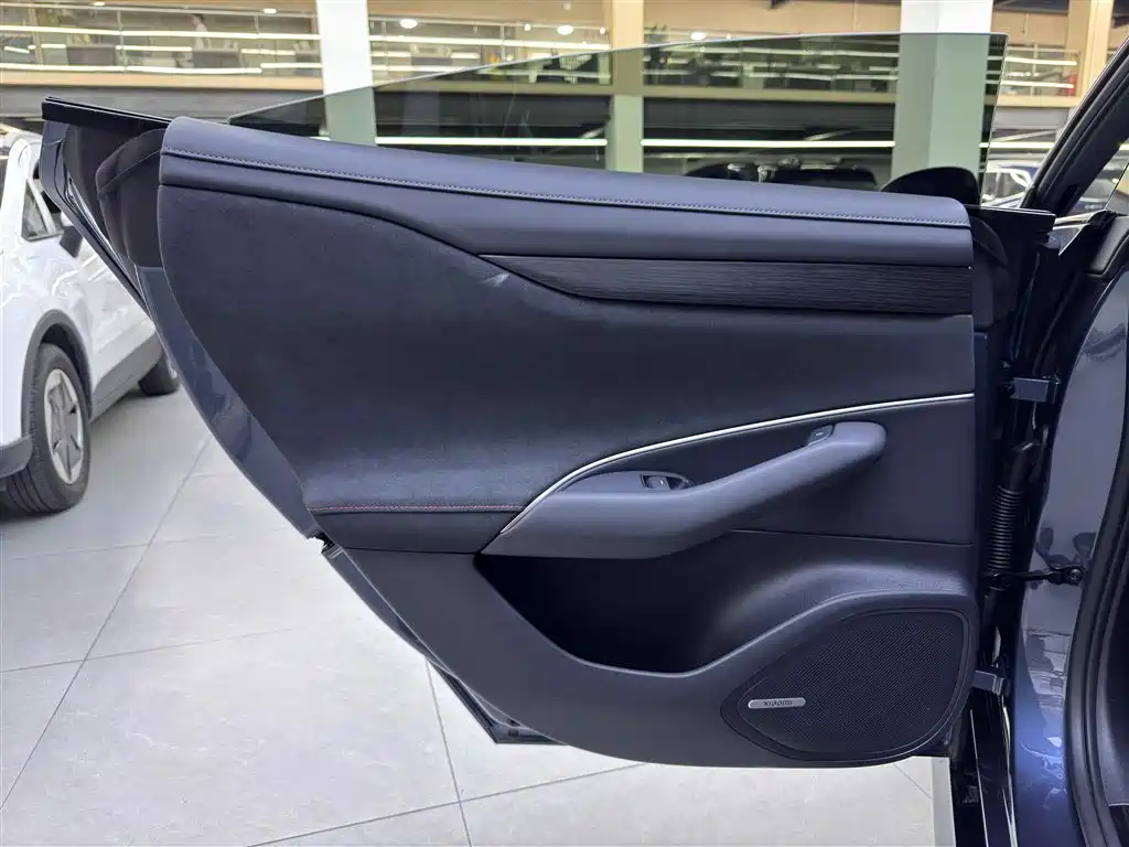 XIAOMI CAR XIAOMI SU7