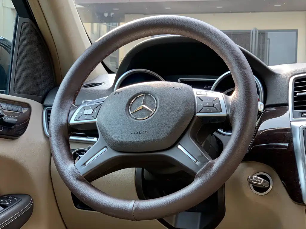 Mercedes-Benz M-Class — миниатюра 20