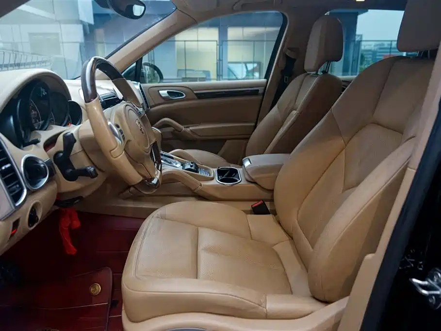 Porsche Cayenne — миниатюра 11