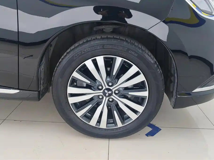 Mitsubishi Outlander 2021 2.4L 5 мест