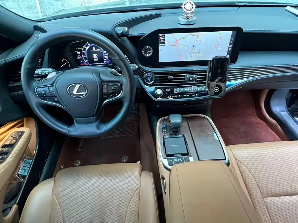 Lexus LS 2023 500h