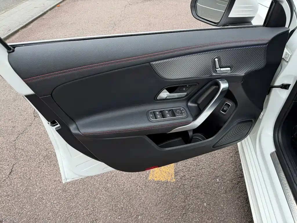 Mercedes-Benz A-Class — миниатюра 6