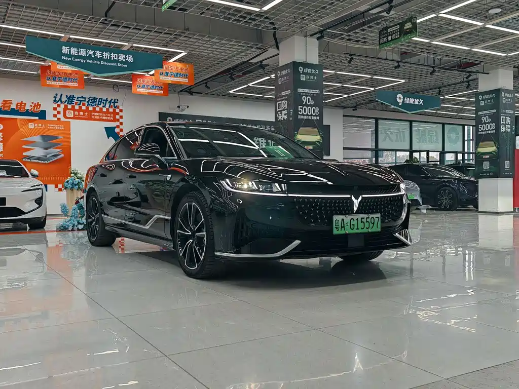 VOYAH LANTU CHASING LIGHT