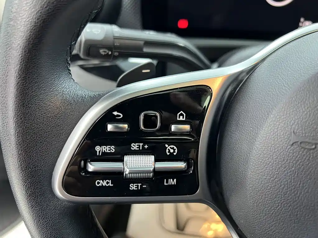 Mercedes-Benz A-Class Facelift A 180 L Sport Sedan, фото 13