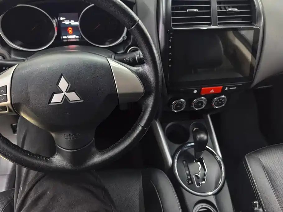 Mitsubishi ASX — миниатюра 12