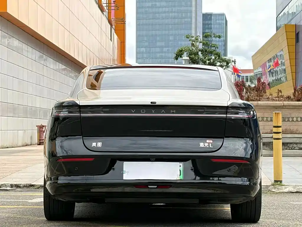 VOYAH Passion L — миниатюра 9