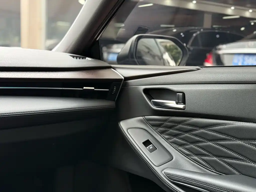 Toyota Avalon — миниатюра 14