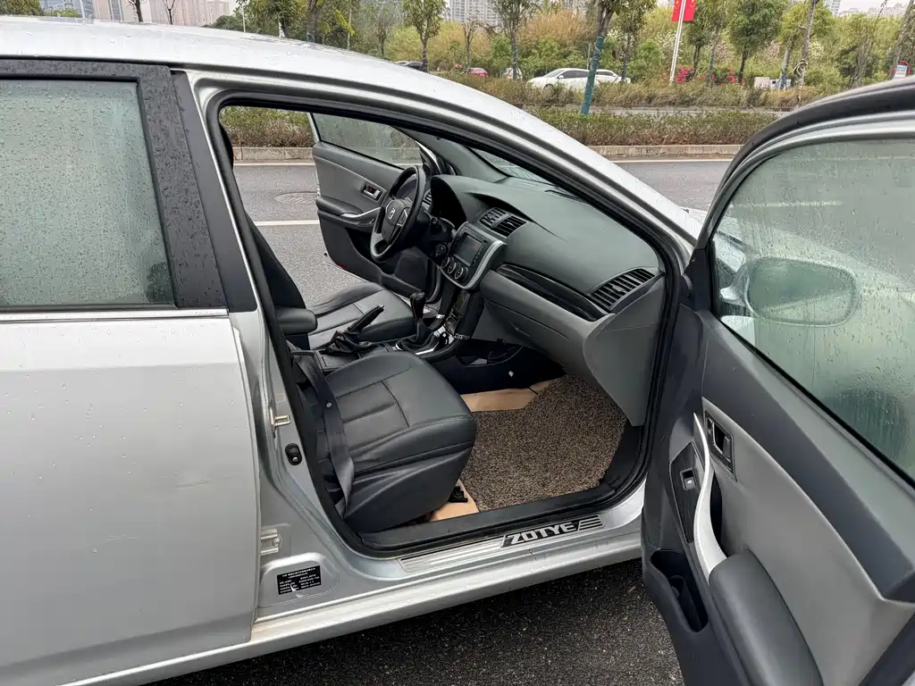 Zotye Zotye Z300 — миниатюра 12