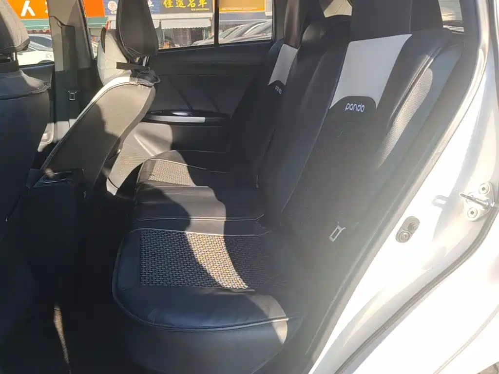 Toyota Yaris L — миниатюра 17