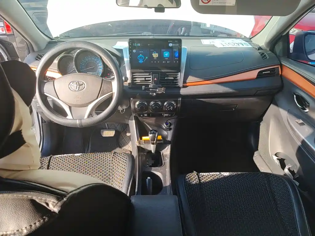 Toyota Yaris L — миниатюра 10