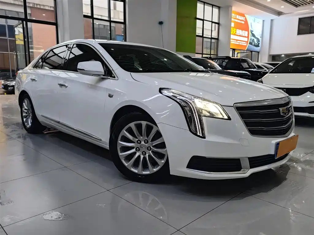 CADILLAC XTS