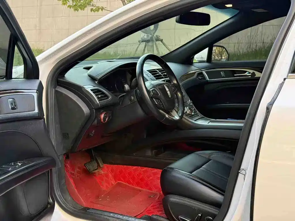 Lincoln MKZ — миниатюра 7
