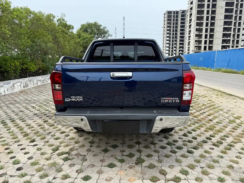 ISUZU D MAX