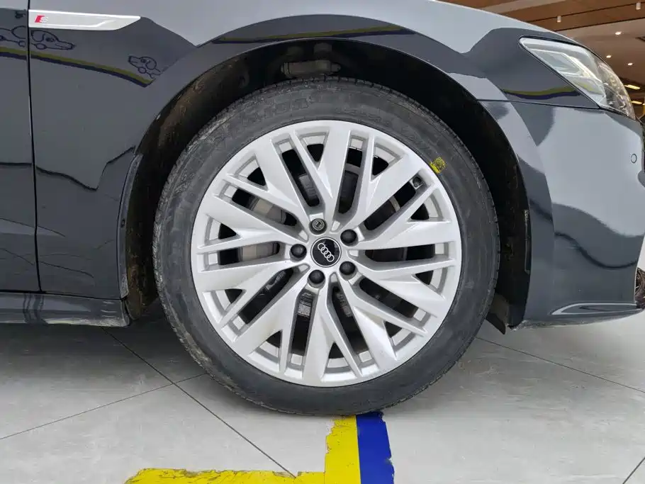 Audi A7L — миниатюра 6