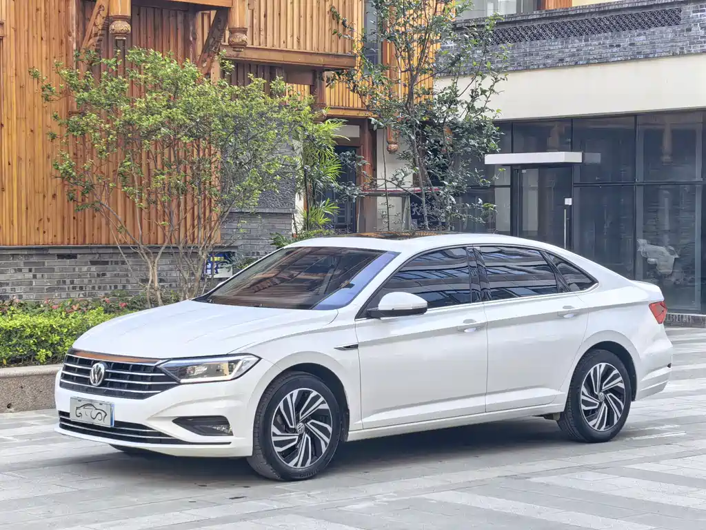 Купить Volkswagen Sagitar