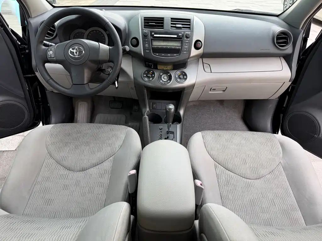 Toyota RAV4 2009 2.0L AT Luxury
