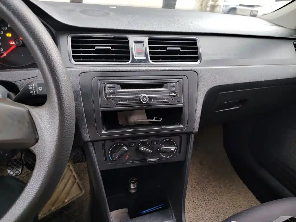 Volkswagen Santana — миниатюра 6