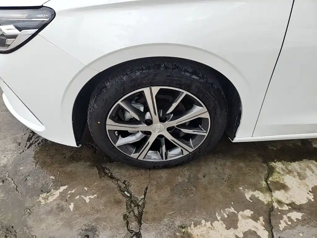 Geely Emgrand — миниатюра 23