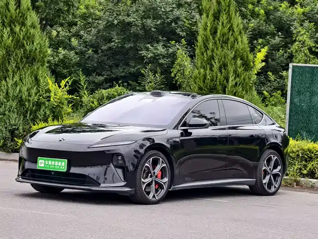 NIO ET5