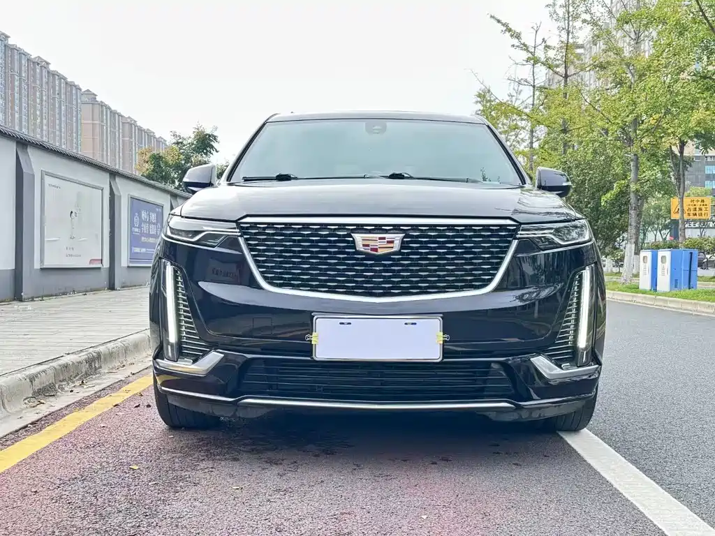 CADILLAC XT6